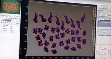 Automatic feeding materials system