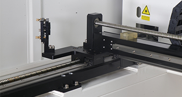 Enclosed dual module guide and screw drive.