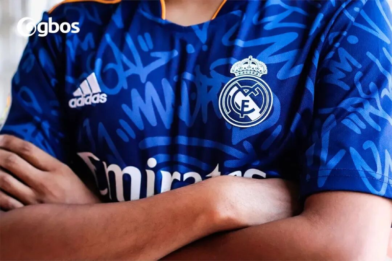 Football Jersey Logo Cutting Machine